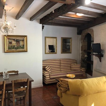 Apartamentos La Casona Ucieda Buitenkant foto